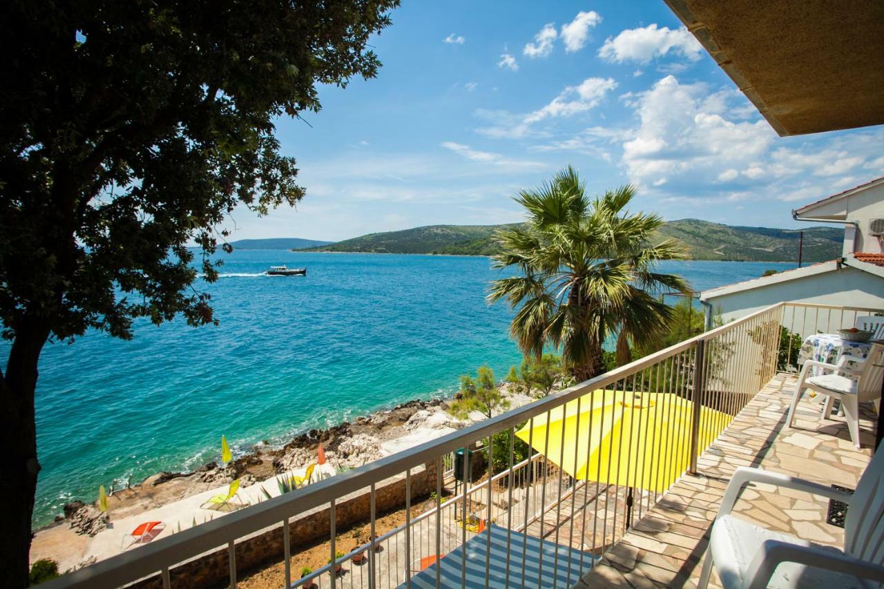 Villa Amarela Seget Vranjica Exterior foto